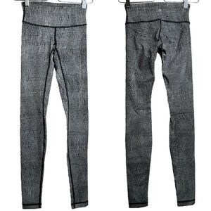 Lululemon Black White Stretch Compression Leggings Pocket 2